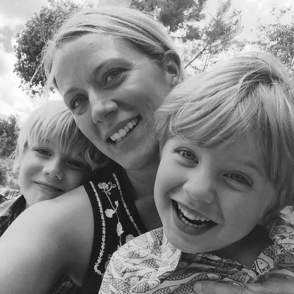 Meet your Posher, Courtney - Picture 1 of 1